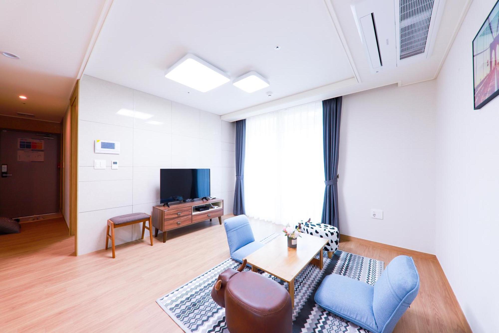 Geoje Leein Stay Hotel Екстериор снимка