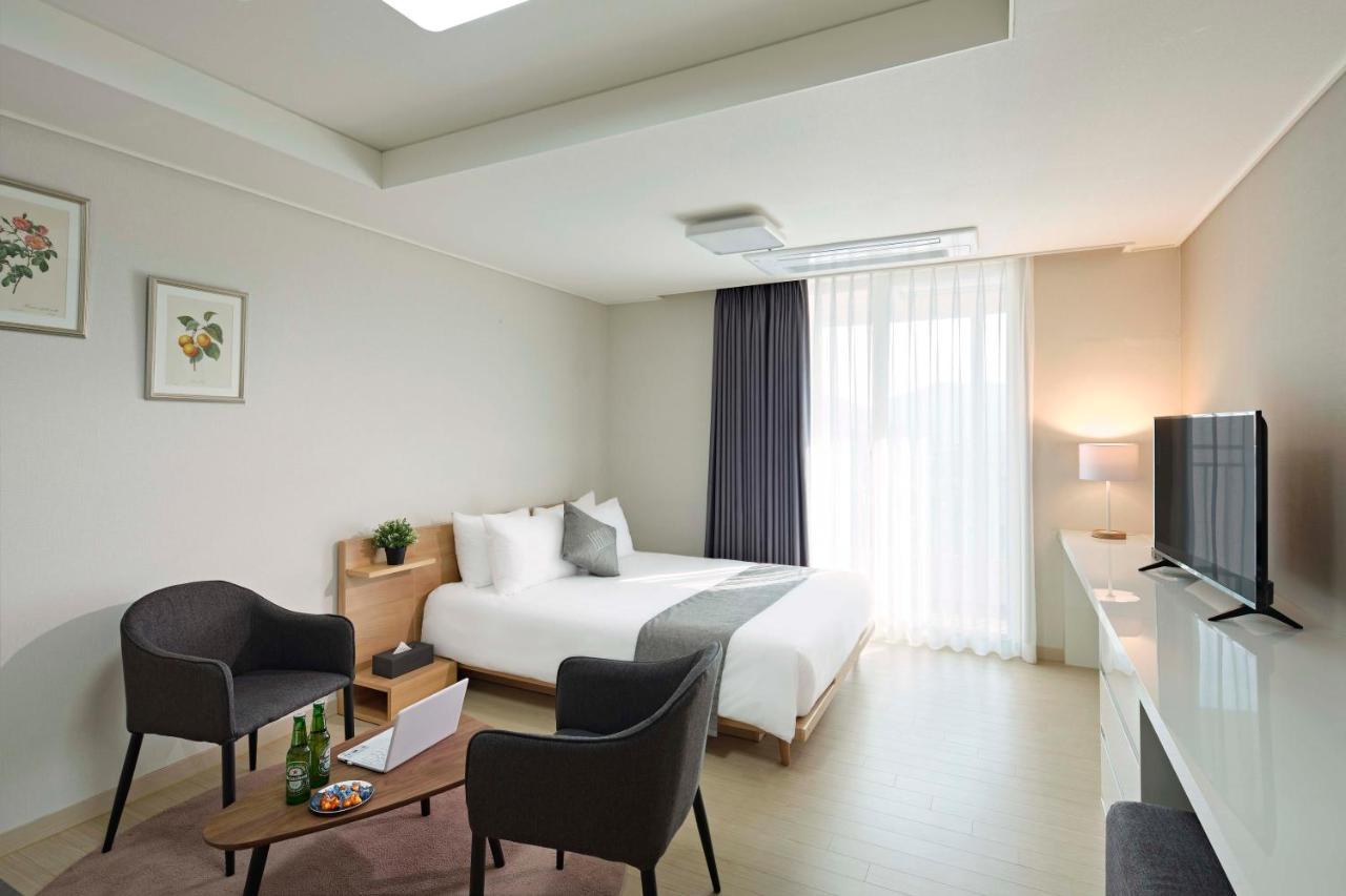 Geoje Leein Stay Hotel Екстериор снимка