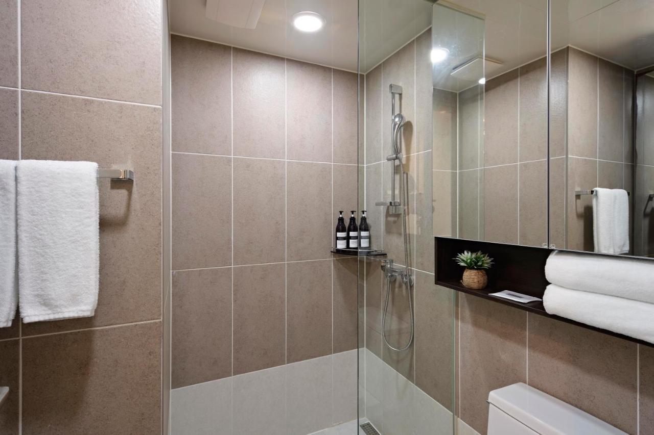 Geoje Leein Stay Hotel Екстериор снимка